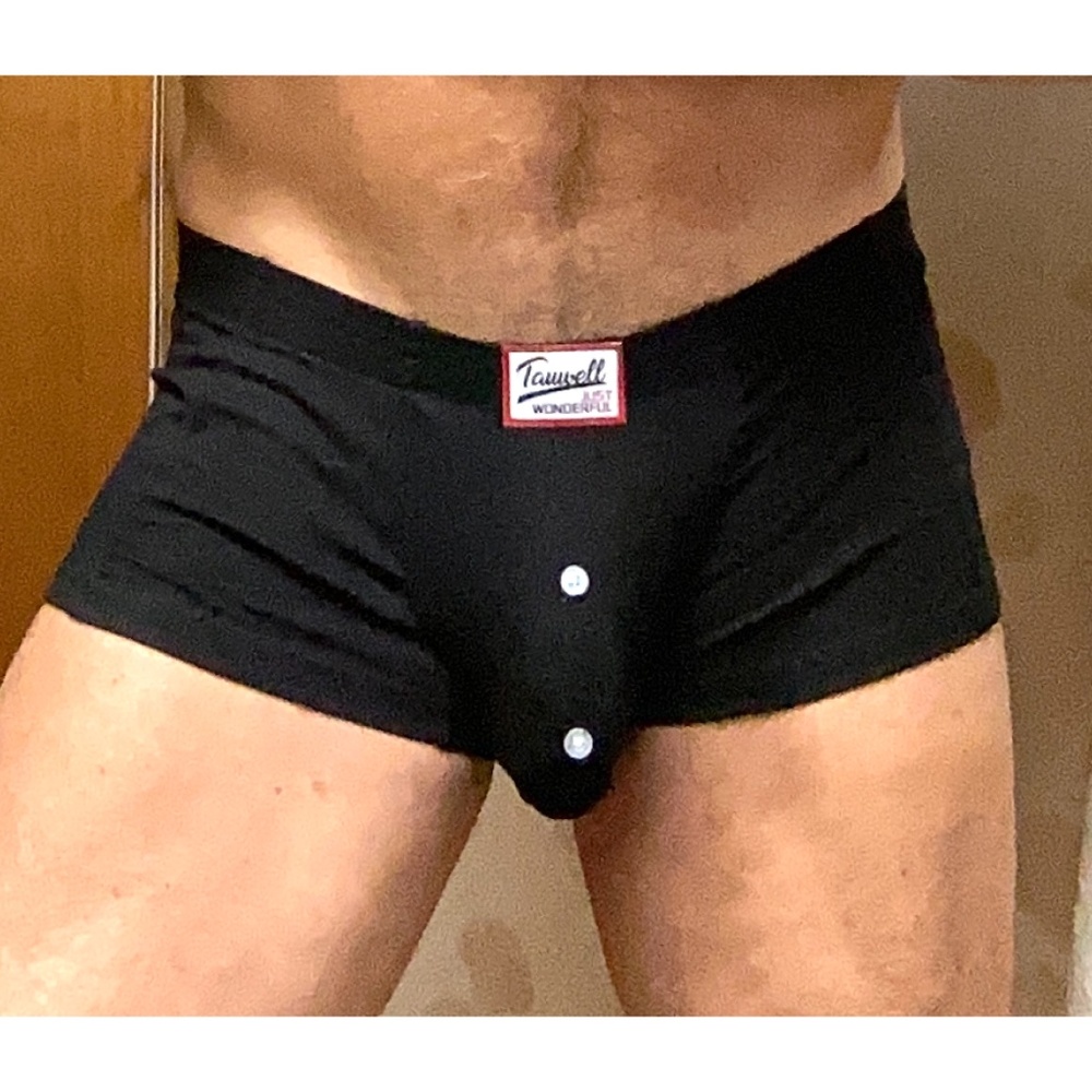 Trunks, black ribbed  medium